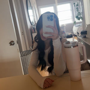 Meet your Posher, Sloan